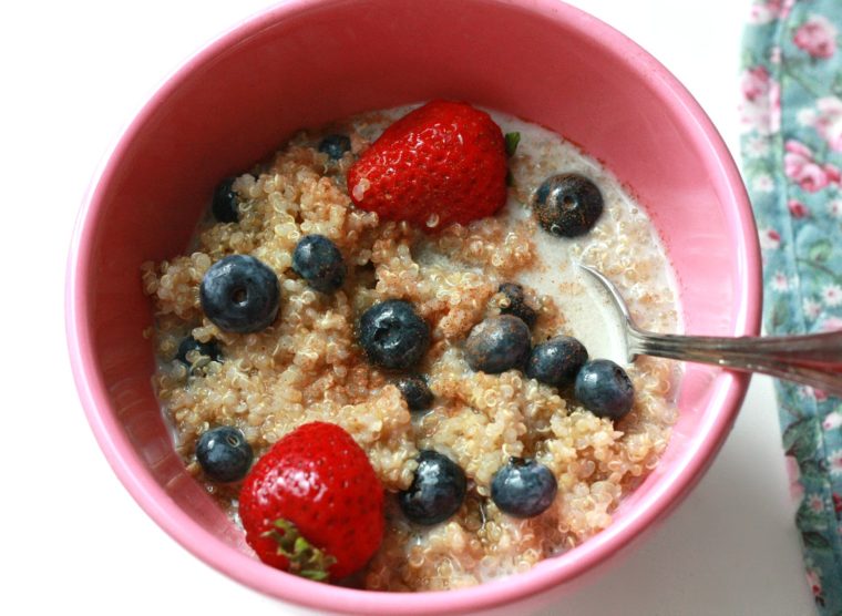 quinoa met blauwe bessen